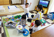 ハグハグ室内(お遊び中)